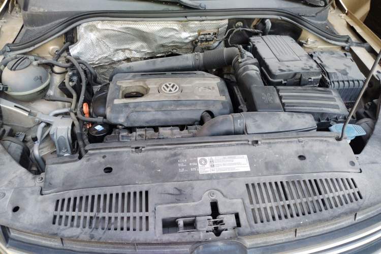 Used Volkswagen Tiguan 2012 1.8TSI Automatic Two-Wheel Drive Trend Edition Engine Bay