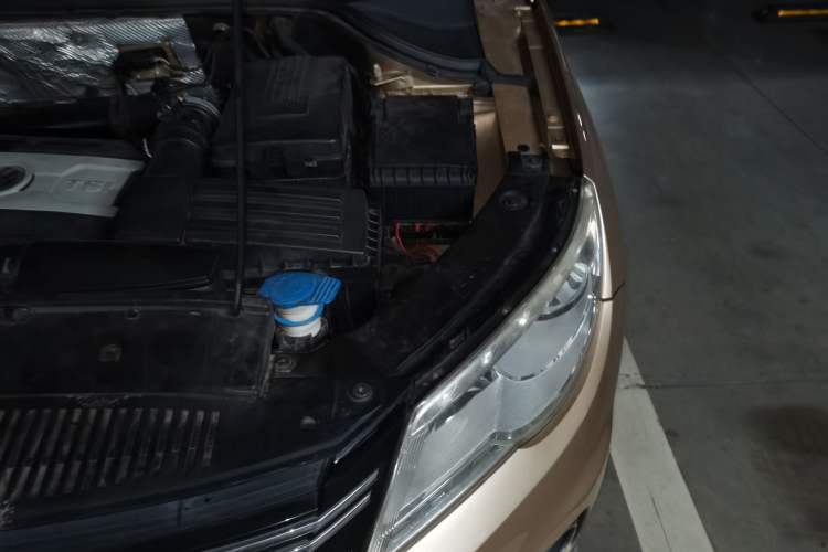 Used Volkswagen Tiguan 2012 1.8TSI Automatic All-Wheel Drive Elite Edition Engine Bay Left