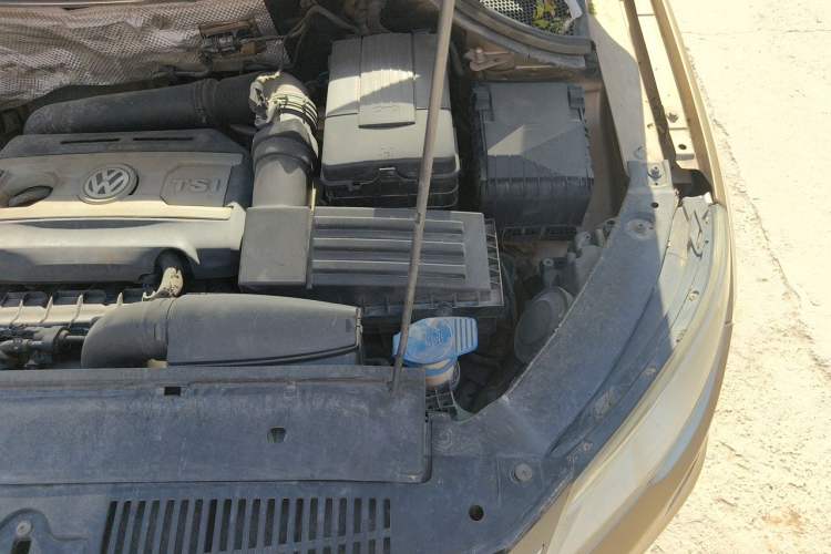 Used Volkswagen Tiguan 2012 2.0 TSI Automatic All-Wheel Drive Flagship Edition Engine Bay Left