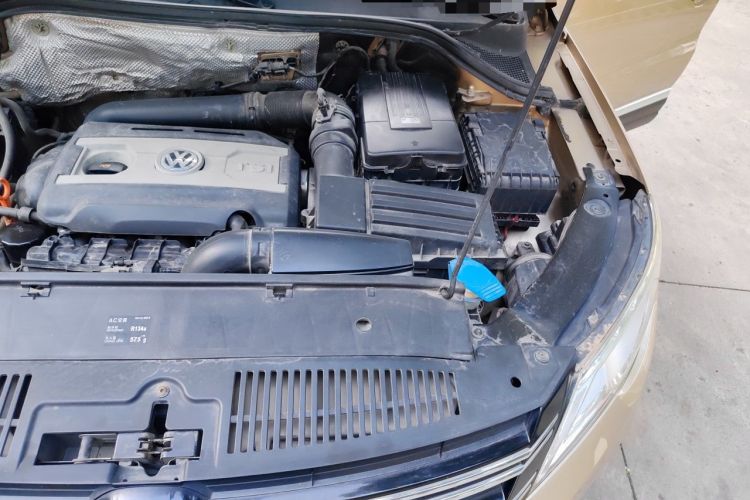 Used Volkswagen Tiguan 2012 2.0 TSI Automatic All-Wheel Drive Elite Edition Engine Bay Left