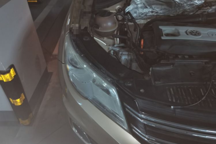 Used Volkswagen Tiguan 2012 1.8TSI Automatic All-Wheel Drive Elite Edition Engine Bay Right