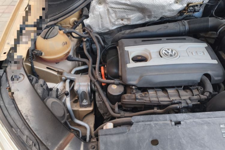 Used Volkswagen Tiguan 2012 2.0 TSI Automatic All-Wheel Drive Flagship Edition Engine Bay Right