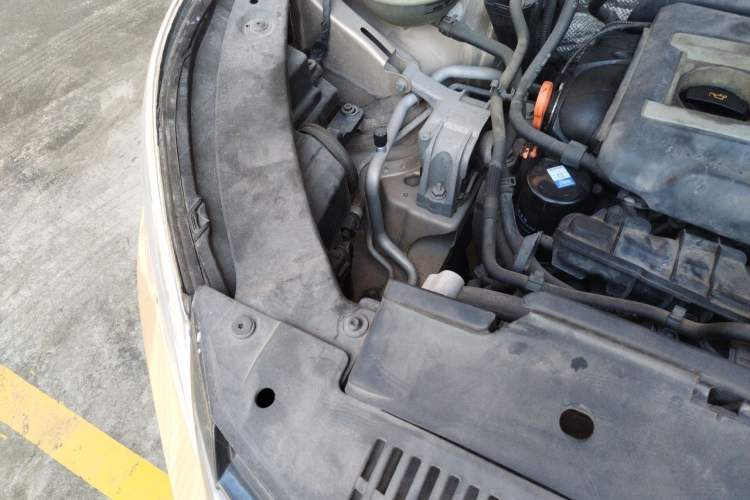 Used Volkswagen Tiguan 2012 1.8TSI Automatic Two-Wheel Drive Trend Edition Engine Bay Right