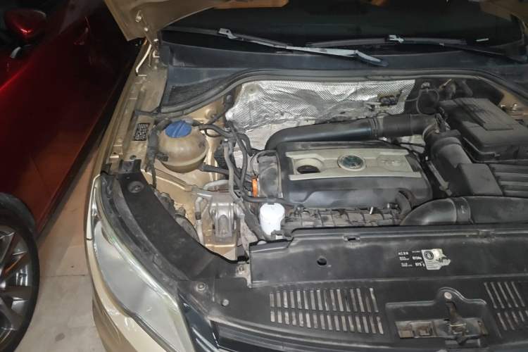 Used Volkswagen Tiguan 2012 2.0 TSI Automatic All-Wheel Drive Flagship Edition Engine Bay Right
