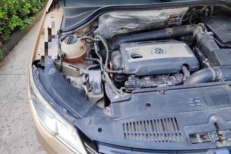 Used Volkswagen Tiguan 2012 2.0 TSI Automatic All-Wheel Drive Elite Edition Engine Bay Right