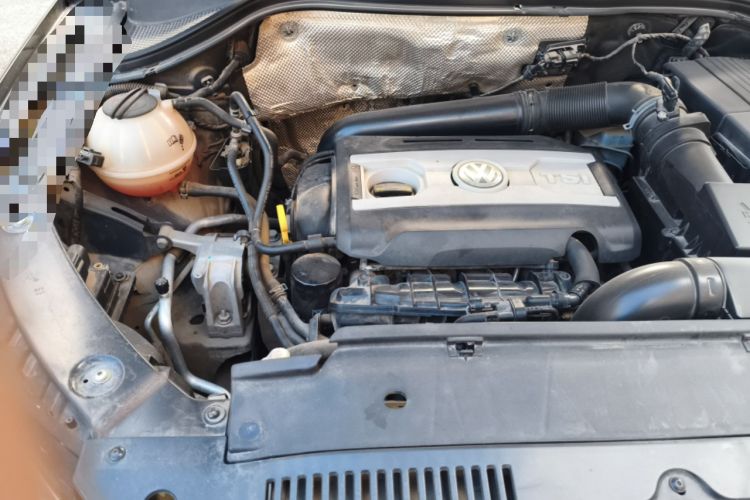 Used Volkswagen Tiguan 2012 2.0 TSI Comfort Edition Engine Bay Right