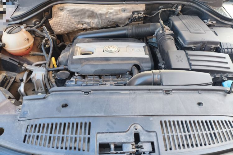Used Volkswagen Tiguan 2012 2.0 TSI Comfort Edition Engine Bay