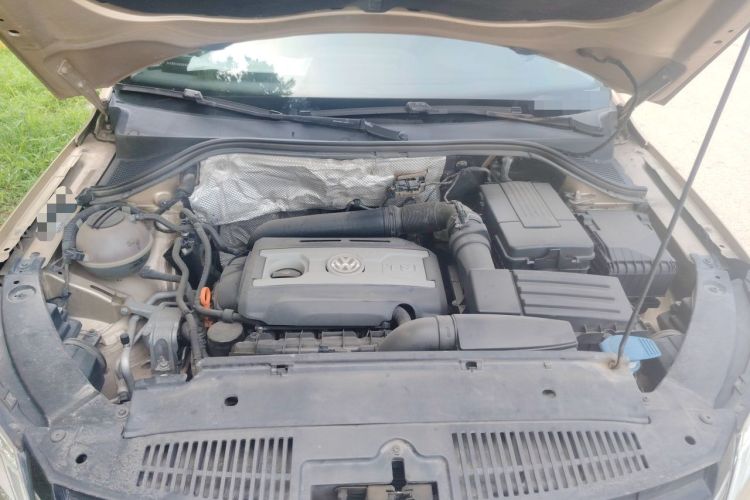 Used Volkswagen Tiguan 2012 1.8TSI Automatic Two-Wheel Drive Trend Edition Engine Bay