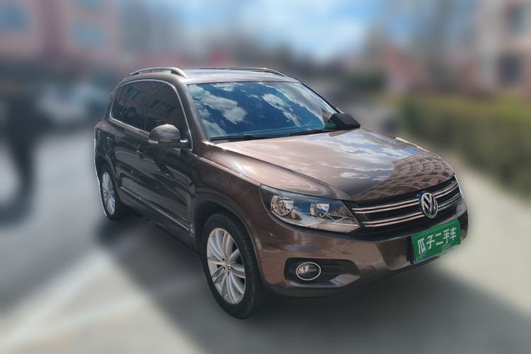 Used Volkswagen Tiguan 2012 2.0 TSI Comfort Edition Front Right 45 Deg