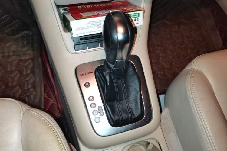 Used Volkswagen Tiguan 2012 1.8TSI Automatic All-Wheel Drive Elite Edition Gear Lever