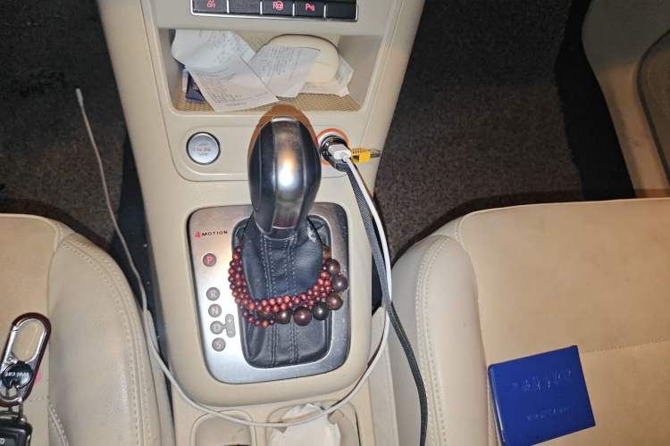 Used Volkswagen Tiguan 2012 2.0 TSI Automatic All-Wheel Drive Flagship Edition Gear Lever