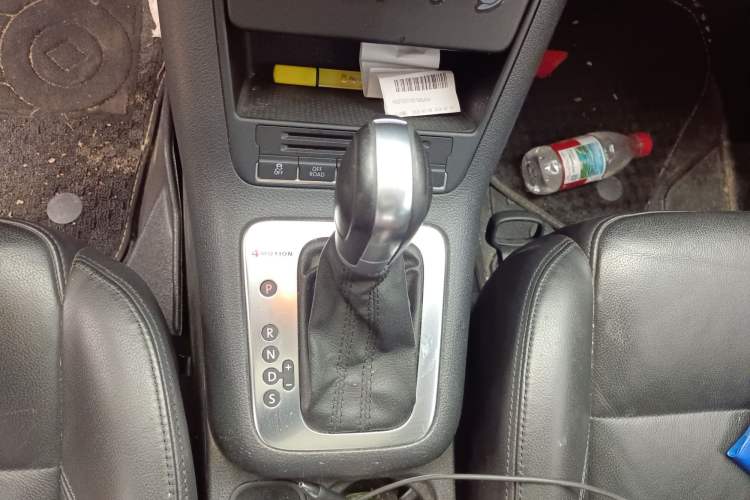 Used Volkswagen Tiguan 2012 2.0 TSI Comfort Edition Gear Lever