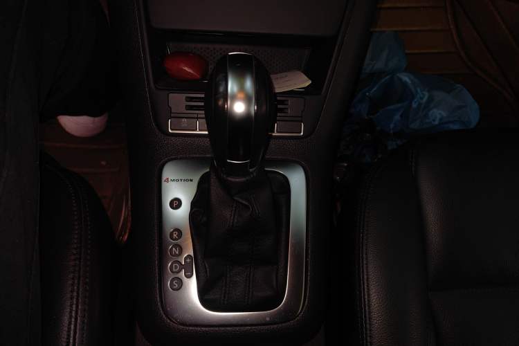 Used Volkswagen Tiguan 2012 2.0 TSI Comfort Edition Gear Lever