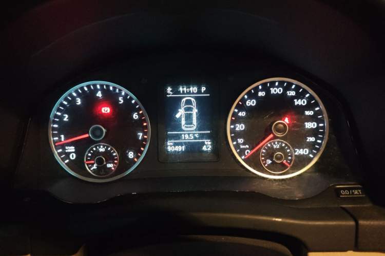 Used Volkswagen Tiguan 2012 1.8TSI Automatic Two-Wheel Drive Zhaoshi Edition Instrument Cluster