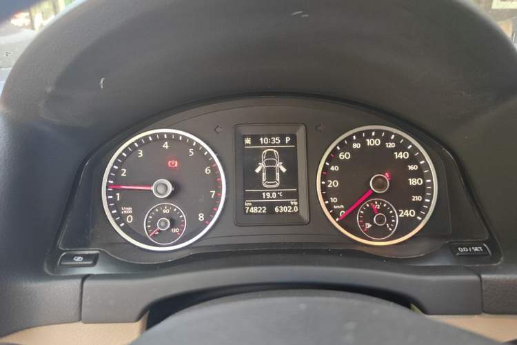 Used Volkswagen Tiguan 2012 1.8TSI Automatic All-Wheel Drive Elite Edition Instrument Cluster