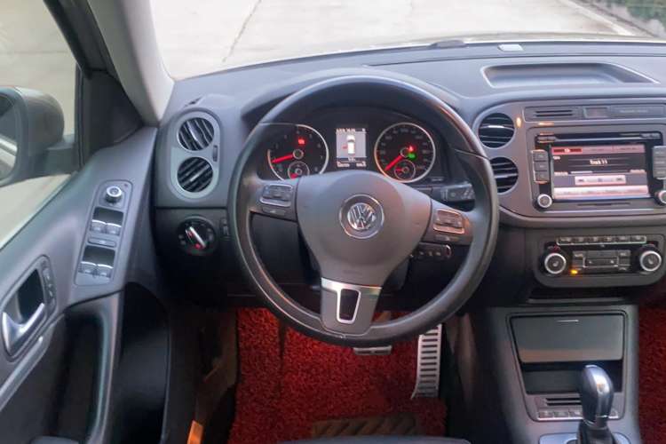 Used Volkswagen Tiguan 2012 2.0 TSI Comfort Edition Interior 7