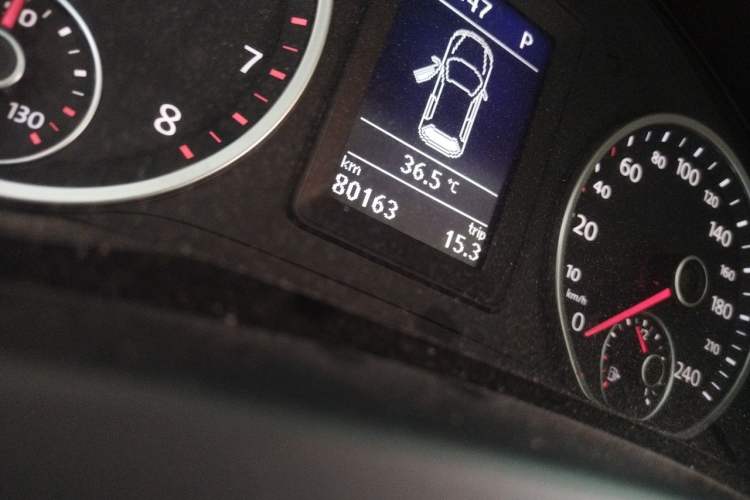 Used Volkswagen Tiguan 2012 1.8TSI Automatic Two-Wheel Drive Trend Edition Odometer Close Up