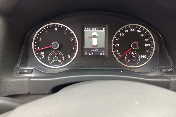 Used Volkswagen Tiguan 2012 2.0 TSI Comfort Edition Odometer Close Up