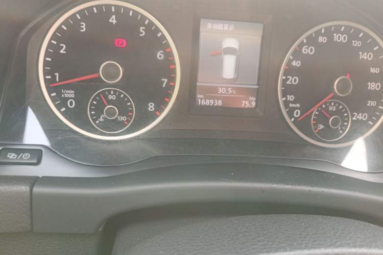 Used Volkswagen Tiguan 2012 2.0 TSI Comfort Edition Odometer Close Up