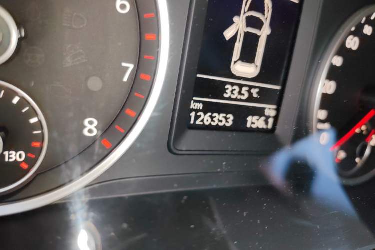 Used Volkswagen Tiguan 2012 2.0 TSI Automatic All-Wheel Drive Elite Edition Odometer Close Up