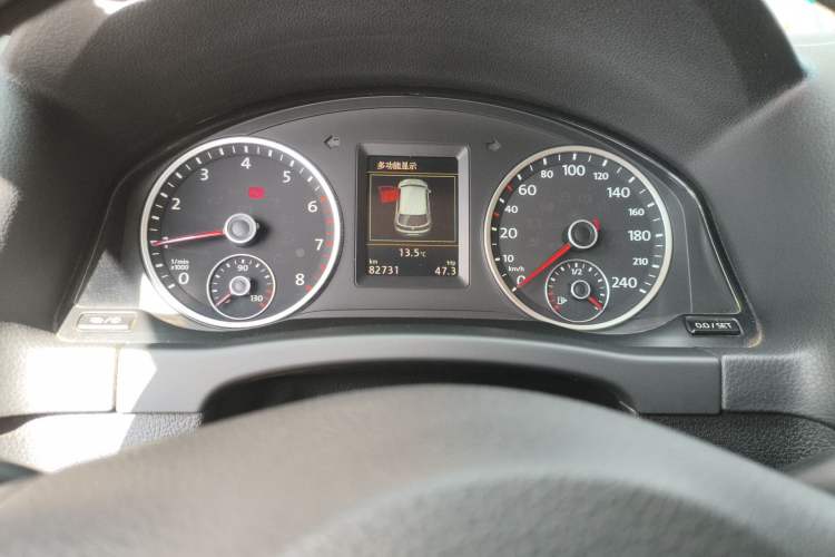 Used Volkswagen Tiguan 2012 2.0 TSI Comfort Edition Odometer Close Up