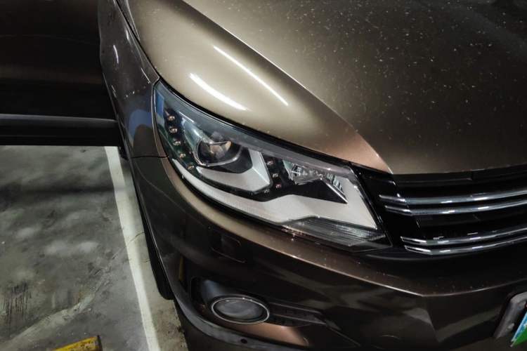 Used Volkswagen Tiguan 2012 2.0 TSI Luxury Edition Right Front Headlight