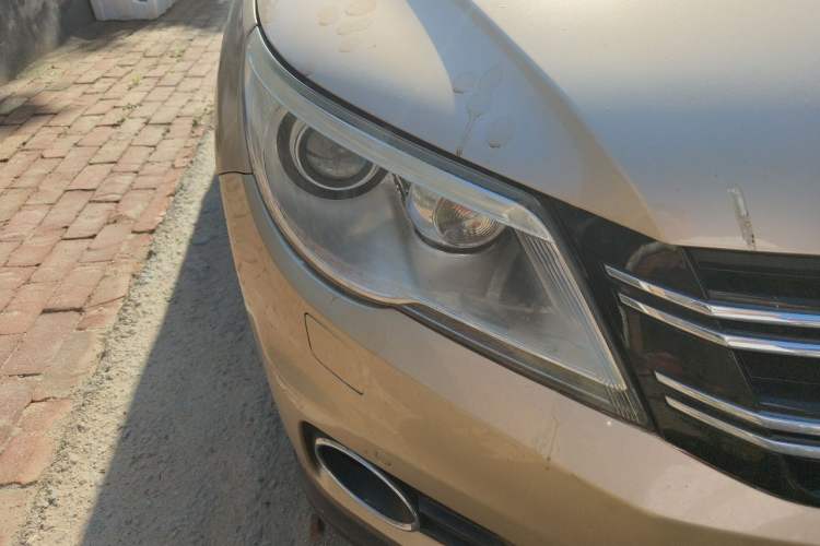 Used Volkswagen Tiguan 2012 2.0 TSI Automatic All-Wheel Drive Flagship Edition Right Front Headlight