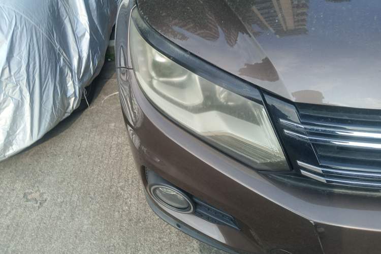 Used Volkswagen Tiguan 2012 2.0 TSI Comfort Edition Right Front Headlight