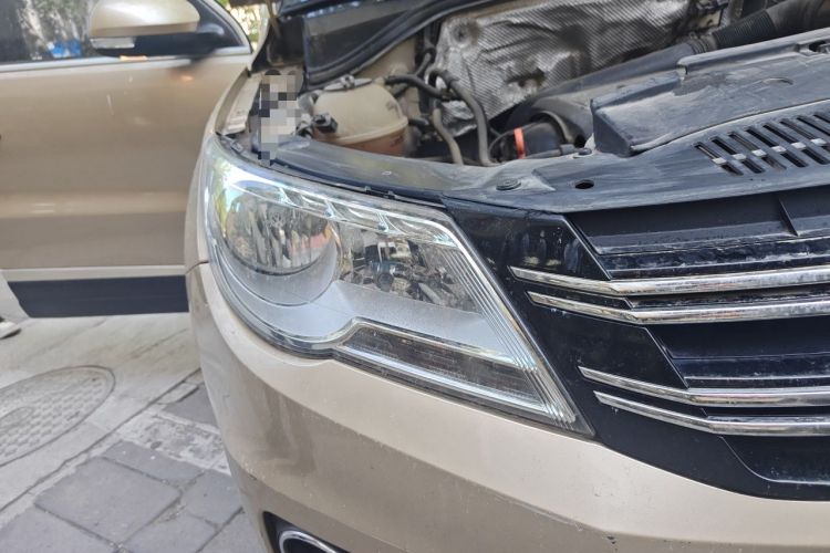 Used Volkswagen Tiguan 2012 1.8TSI Automatic All-Wheel Drive Elite Edition Right Front Headlight