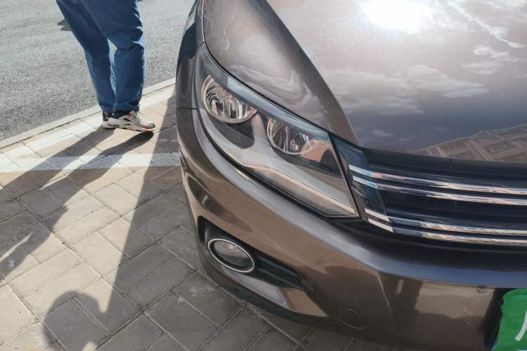 Used Volkswagen Tiguan 2012 2.0 TSI Comfort Edition Right Front Headlight
