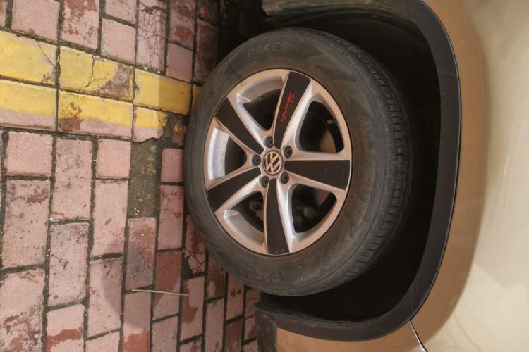 Used Volkswagen Tiguan 2012 1.8TSI Automatic Two-Wheel Drive Elite Edition Right Front Wheel Hub