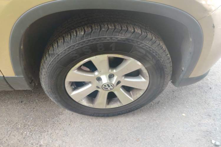 Used Volkswagen Tiguan 2012 1.8TSI Automatic Two-Wheel Drive Trend Edition Right Front Wheel Hub
