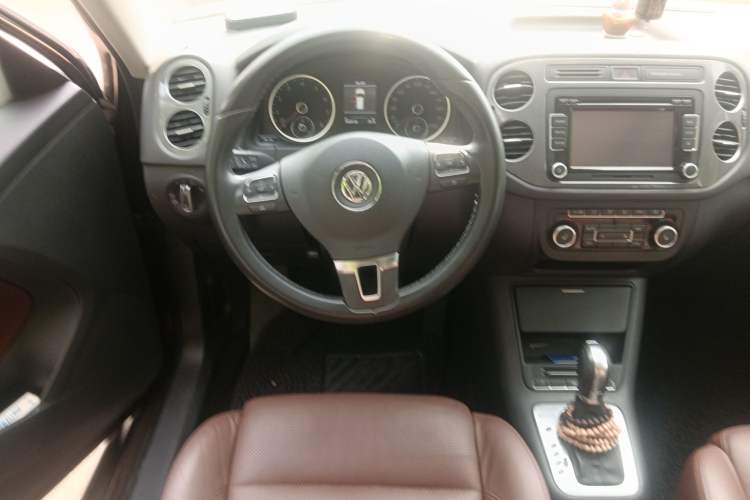 Used Volkswagen Tiguan 2012 2.0 TSI Comfort Edition Steering Wheel