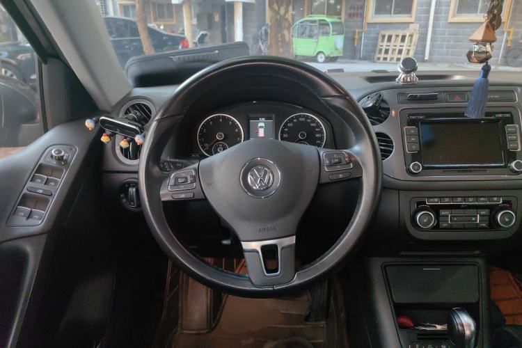 Used Volkswagen Tiguan 2012 2.0 TSI Comfort Edition Steering Wheel