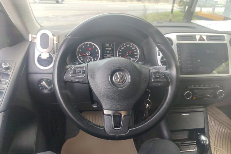 Used Volkswagen Tiguan 2012 1.8TSI Automatic Two-Wheel Drive Trend Edition Steering Wheel