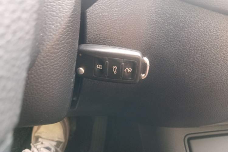 Used Volkswagen Tiguan 2012 2.0 TSI Comfort Edition Vehicle Key