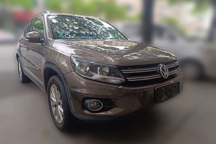 Used Volkswagen Tiguan 2012 2.0 TSI Comfort Edition Front Right 45 Deg