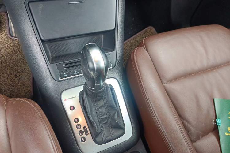 Used Volkswagen Tiguan 2012 2.0 TSI Comfort Edition Gear Lever