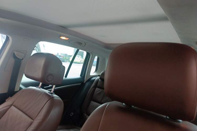 Used Volkswagen Tiguan 2012 2.0 TSI Comfort Edition Headliner