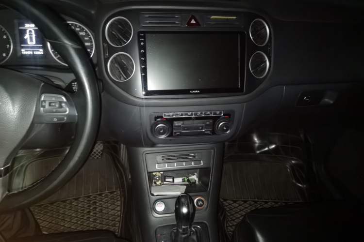 Used Volkswagen Tiguan 2012 1.8TSI Automatic All-Wheel Drive Elite Edition Audio And AC Panel