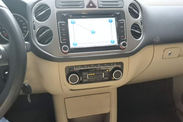 Used Volkswagen Tiguan 2012 1.8TSI Automatic Two-Wheel Drive Trend Edition Audio And AC Panel