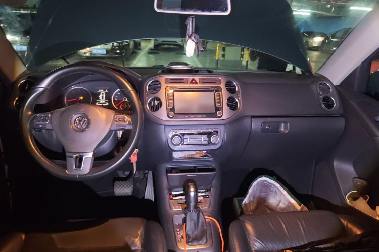 Used Volkswagen Tiguan 2012 1.8TSI Automatic Two-Wheel Drive Urban Edition Center Console