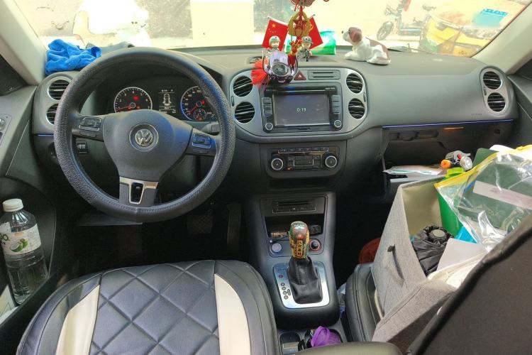 Used Volkswagen Tiguan 2012 2.0 TSI Automatic All-Wheel Drive Flagship Edition Center Console