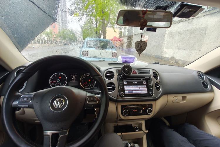 Used Volkswagen Tiguan 2012 1.8TSI Automatic All-Wheel Drive Elite Edition Center Console