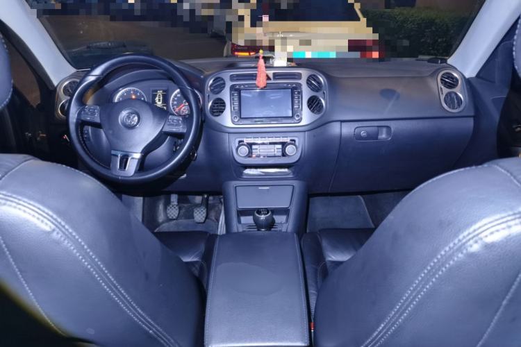 Used Volkswagen Tiguan 2012 1.8TSI Manual Two-Wheel Drive Enjoyment Edition Center Console