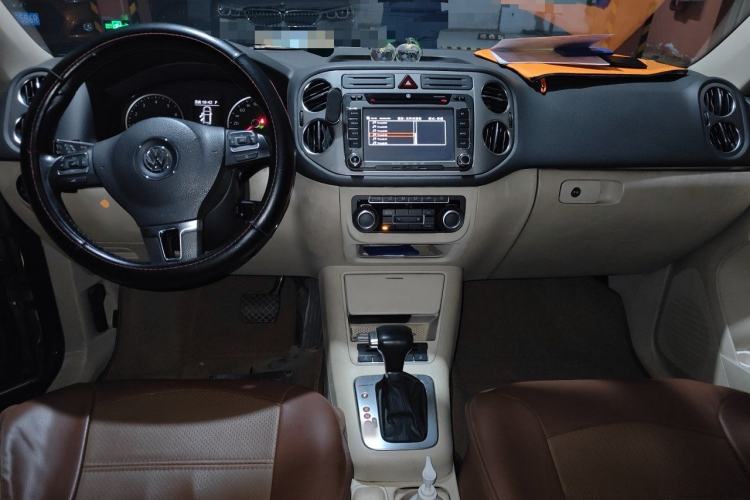 Used Volkswagen Tiguan 2012 1.8TSI Automatic All-Wheel Drive Elite Edition Center Console