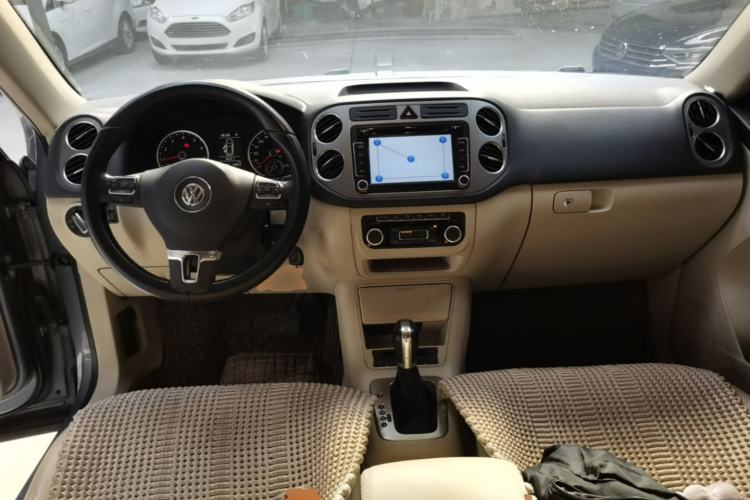 Used Volkswagen Tiguan 2012 1.8TSI Automatic Two-Wheel Drive Trend Edition Center Console