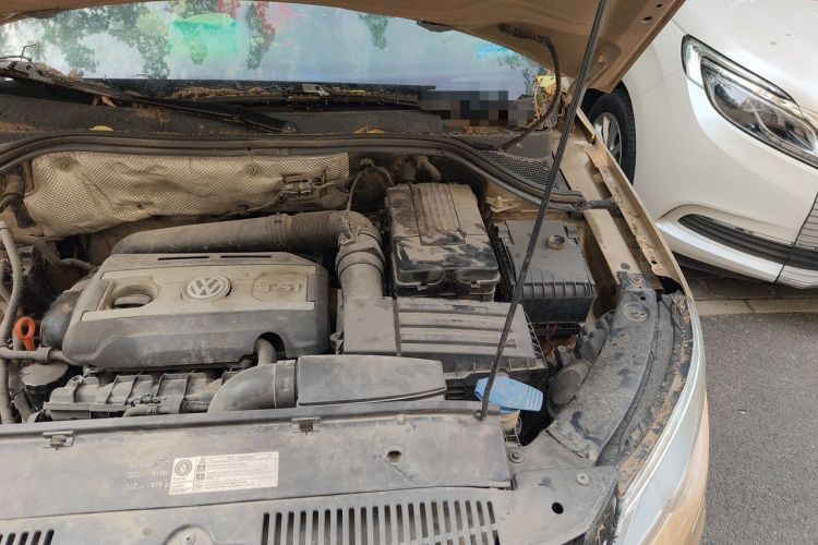 Used Volkswagen Tiguan 2012 2.0 TSI Automatic All-Wheel Drive Flagship Edition Engine Bay Left