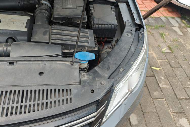 Used Volkswagen Tiguan 2012 1.8TSI Automatic All-Wheel Drive Elite Edition Engine Bay Left