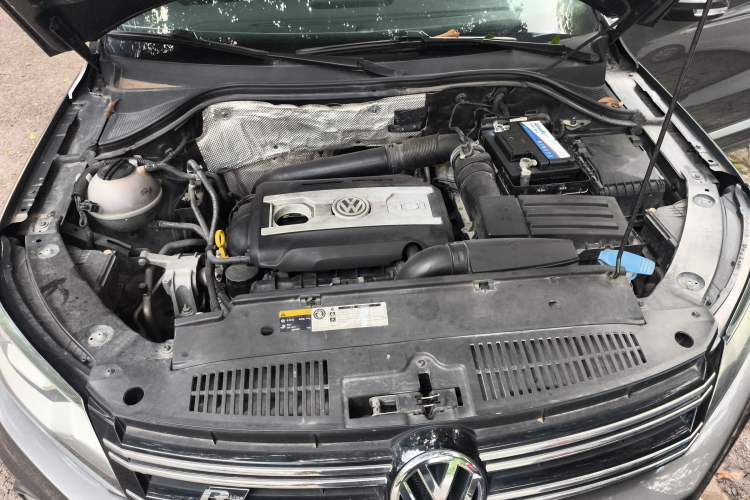 Used Volkswagen Tiguan 2012 2.0 TSI Luxury Edition Engine Bay